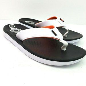 black nike flip flops
